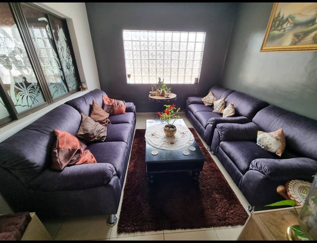 6 BEDROOM HOUSE FOR SALE IN LINMEYER